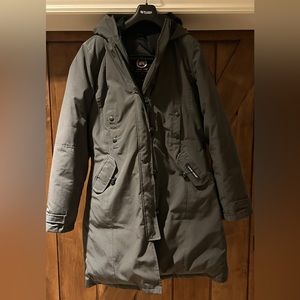 Size XL, grey Canada Goose, knee length winter jacket. Used like new